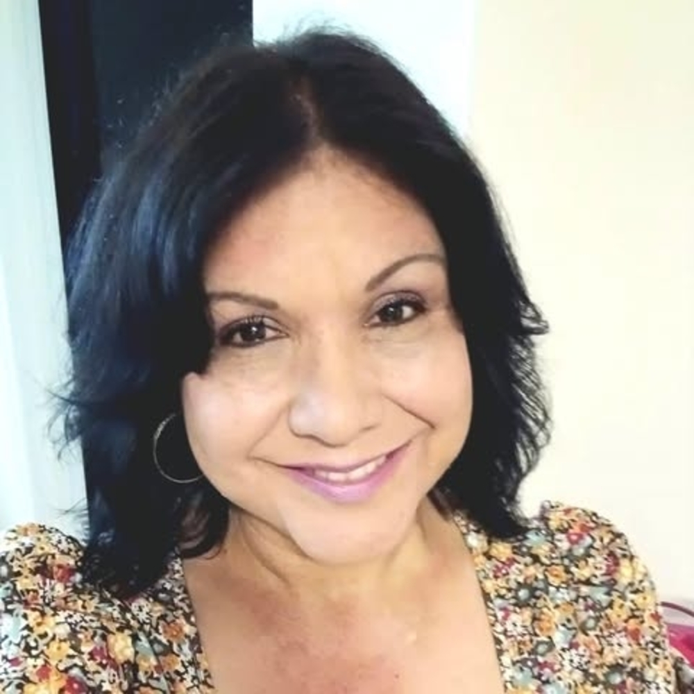 Meet your Posher, Lydia a